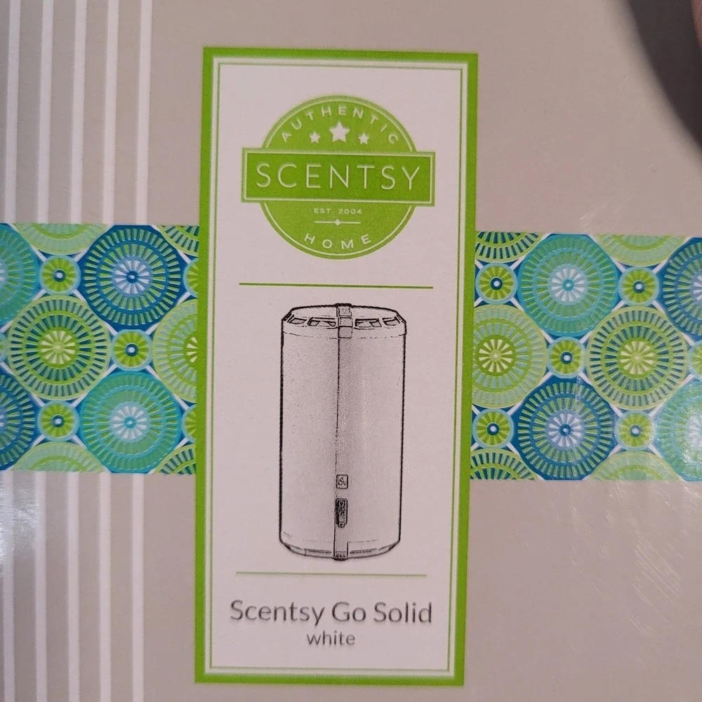 Scentsy Go Solid Portable Fragrance System White Battery Operated Diffuser‎ New
